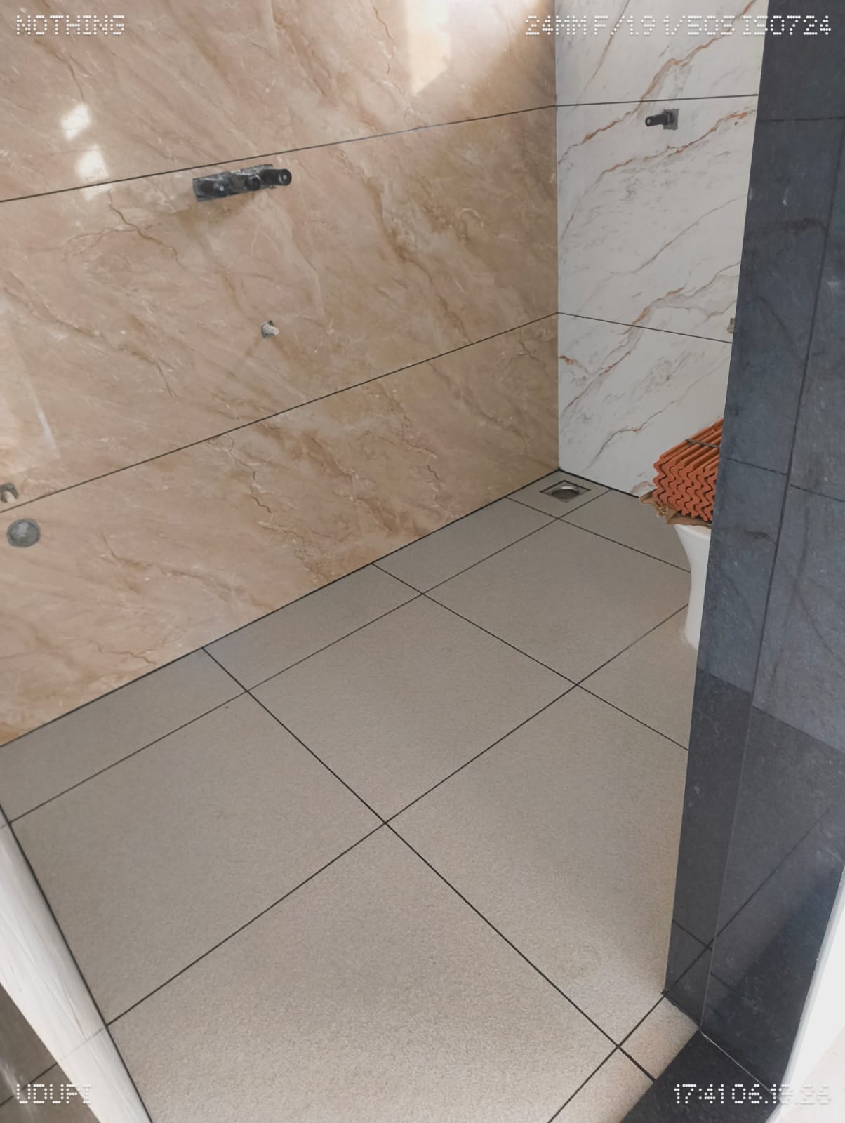 Bathroom tiles intallation
