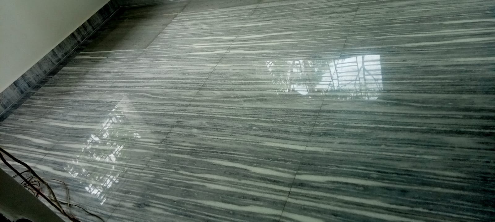 Diamond floor polishing